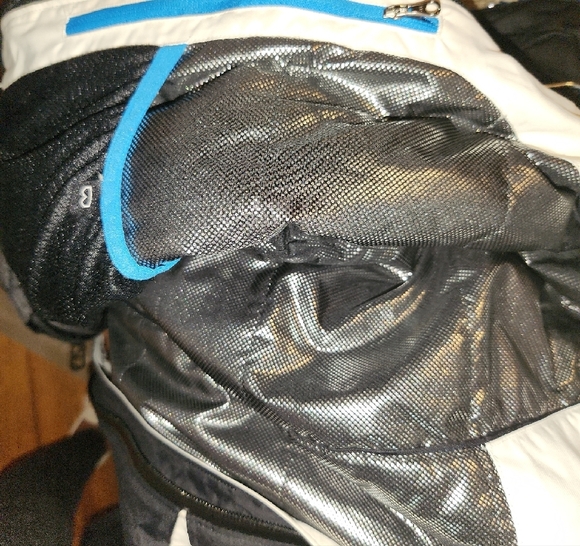 Columbia Women's Black and White Ski Jacket - Picture 5 of 6